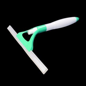 **Wiper Blade:** The plastic wiper blade efficiently removes water, cleaning solutions, and dirt from surfaces, ensuring a streak-free finish