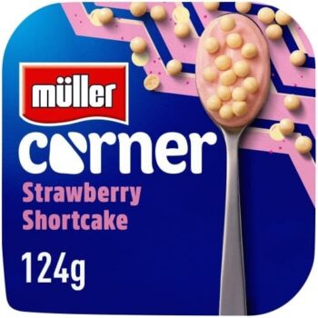 Muller Corner Strawberry Yogurt with White Chocolate Shortcake Balls (124g)