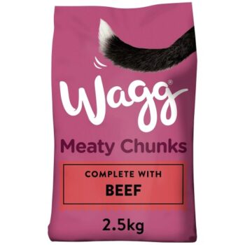 Wagg Meaty Chunks Complete with Beef Dry Dog Food Wagg Moist Meaty Chunks Beef Dry Adult Dog Food (2.5kg)