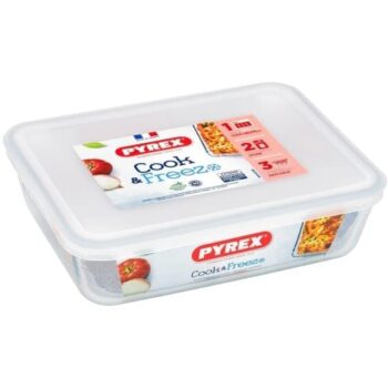 Pyrex Cook & Freeze Rectangular Glass Dish with Lid (1.5 Litre)