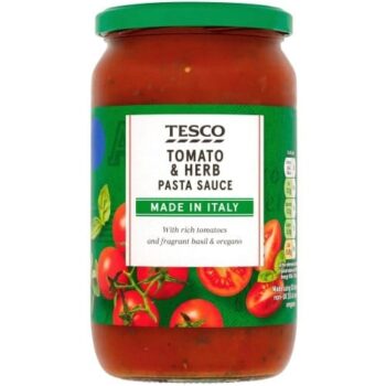 TESCO TOMATO AND HERB PASTA SAUCE (700g)